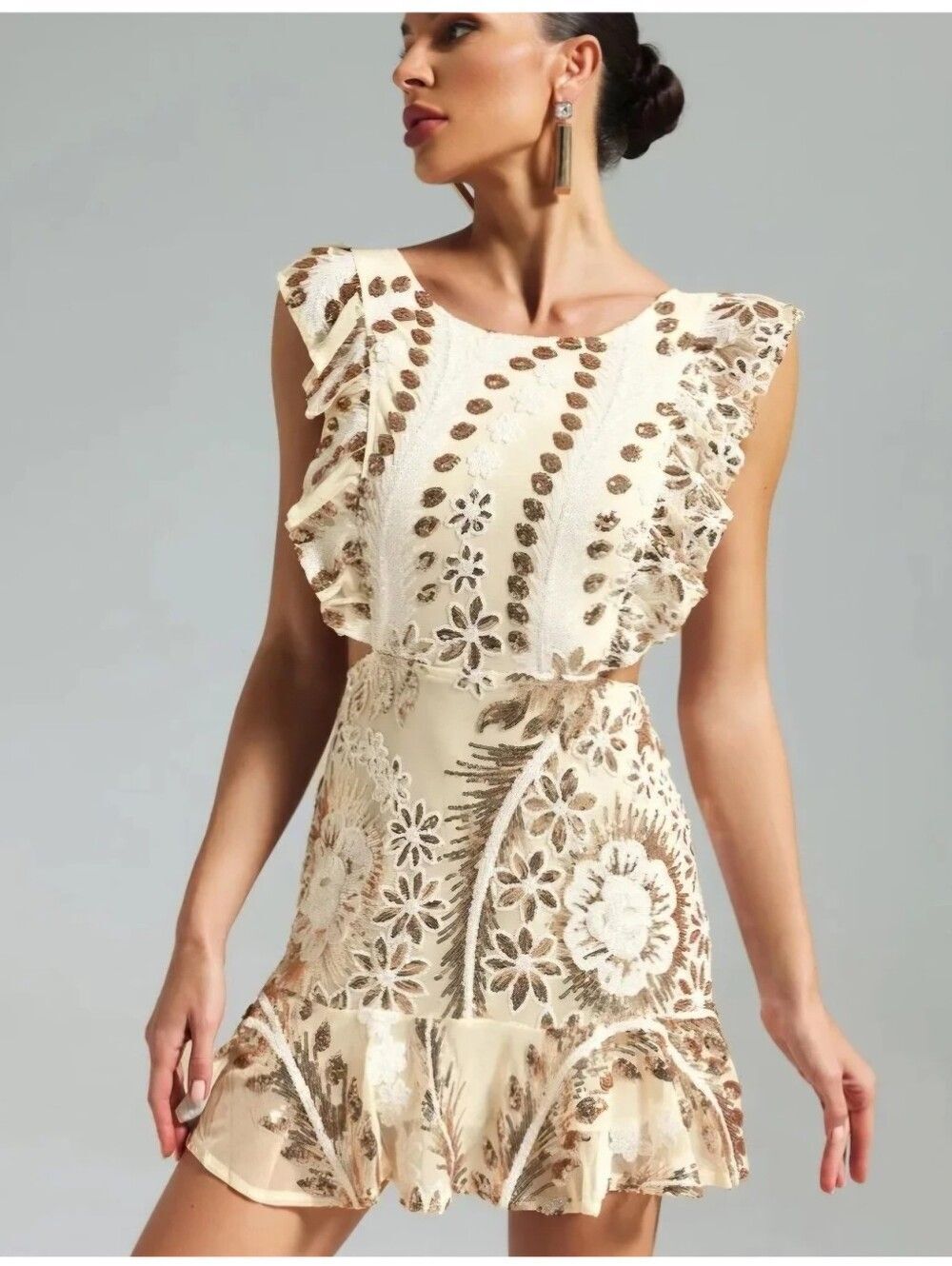 Bella Barnwtt White & Gold Sequin Mini Dress Size large